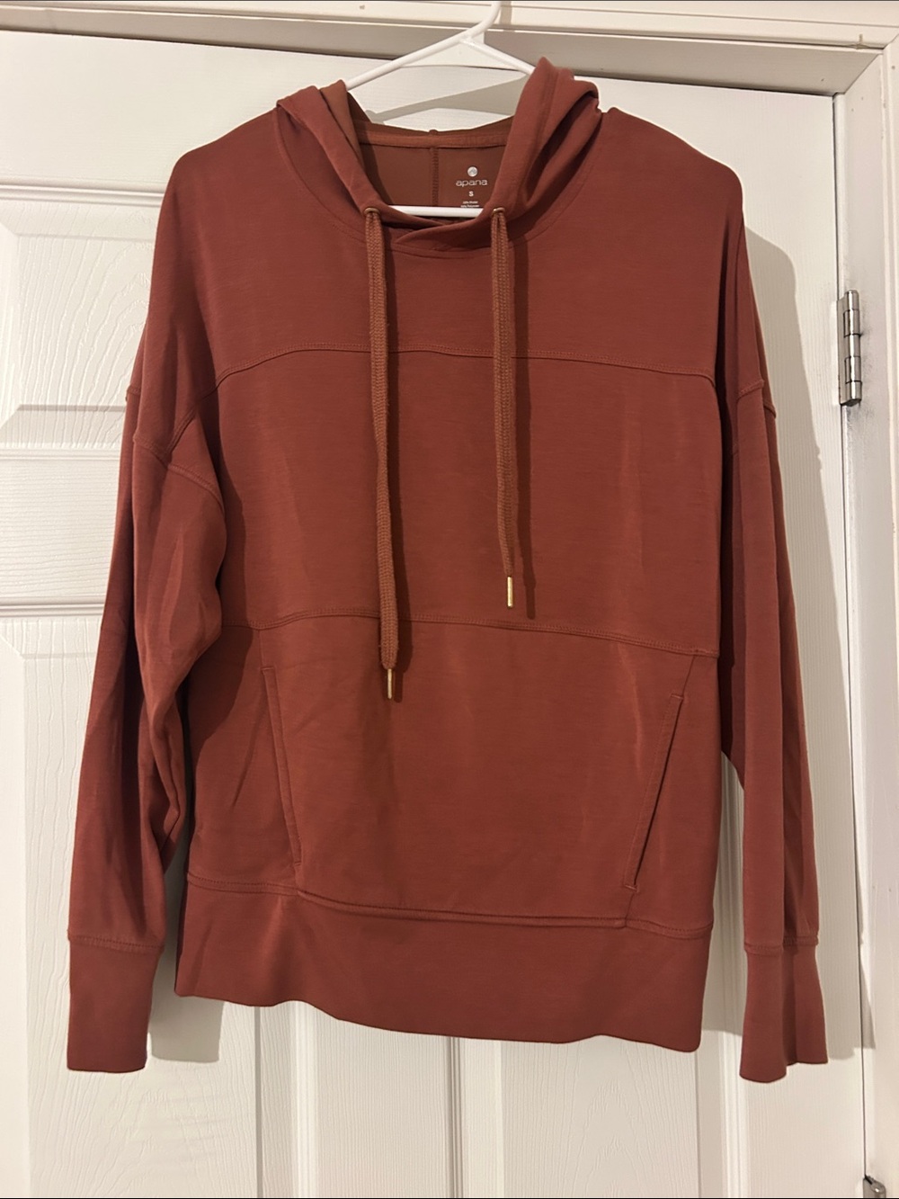 Lightweight Hooded Pullover Sweatshirt in Rust